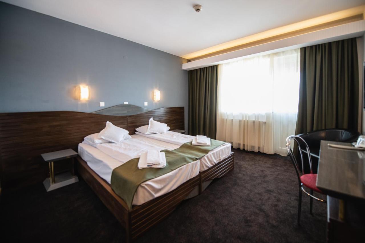 Hotel Park Sfantu Gheorghe Exterior foto