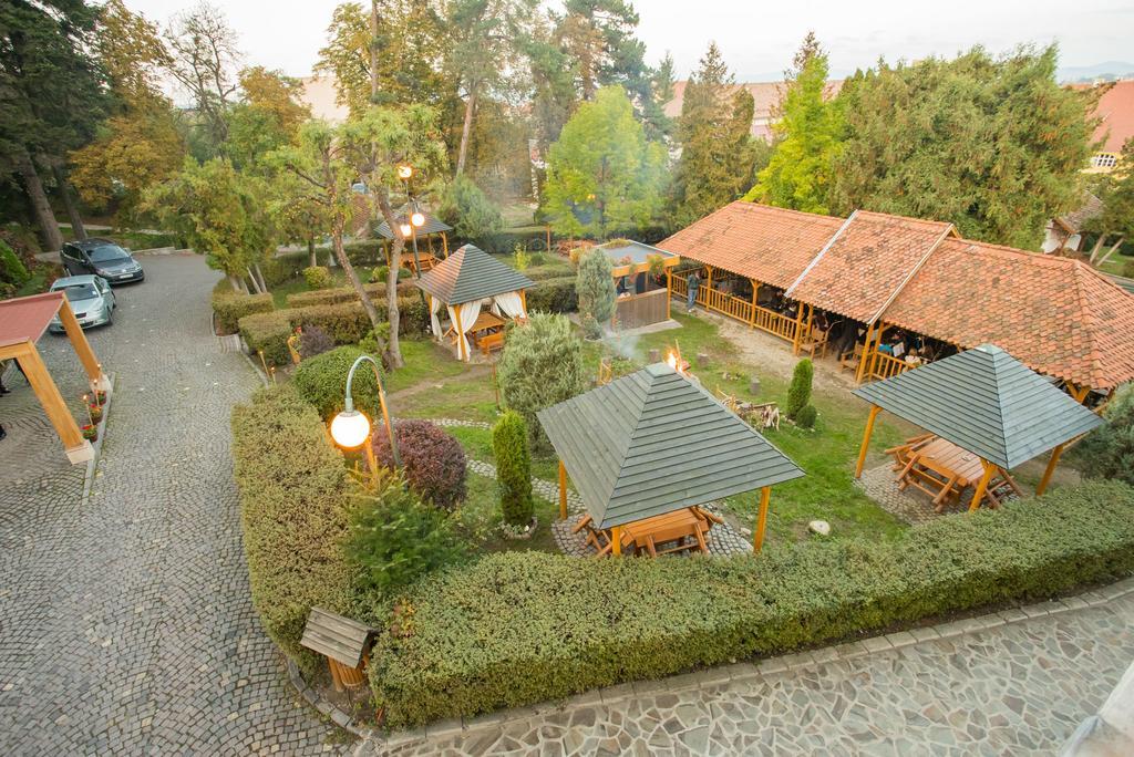Hotel Park Sfantu Gheorghe Exterior foto