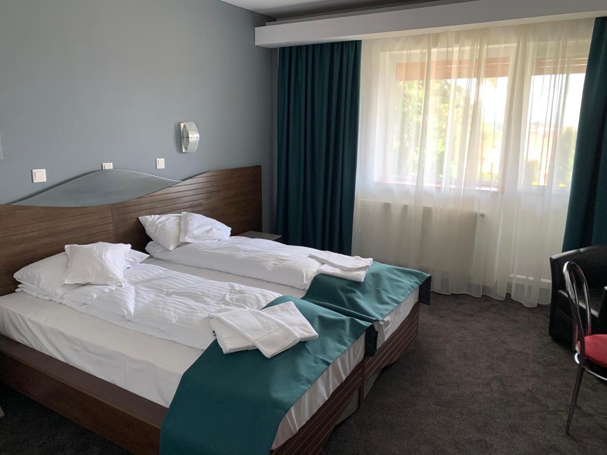 Hotel Park Sfantu Gheorghe Exterior foto